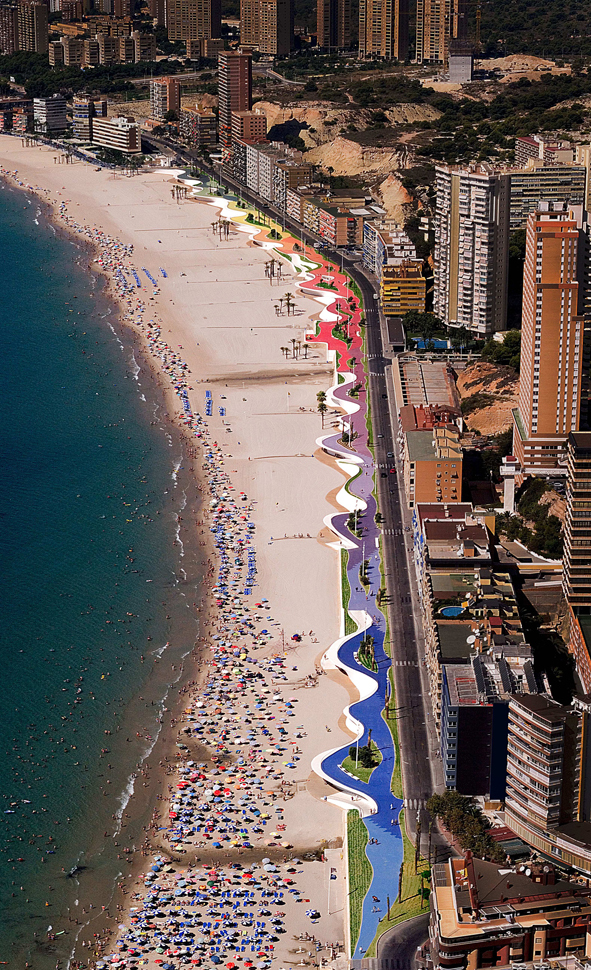 Paseo Marítimo Playa Poniente  / OAB