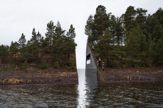“Memory Wound” Fractures Landscape, Commemorates Victims of Norway's Massacre © Jonas Dahlberg